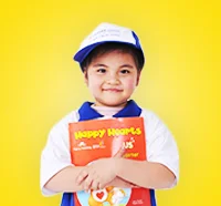 Học viên Clever Kinder cầm giáo trình